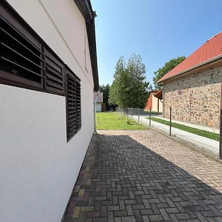 بيت للعطل Hibiscus *